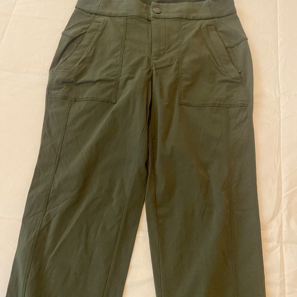 Athleta olive joggers with elastic cuffs - Picture 3 of 5